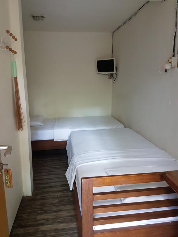 Peye Guesthouse Malang Exterior foto