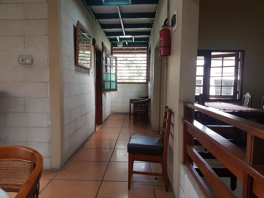 Peye Guesthouse Malang Exterior foto