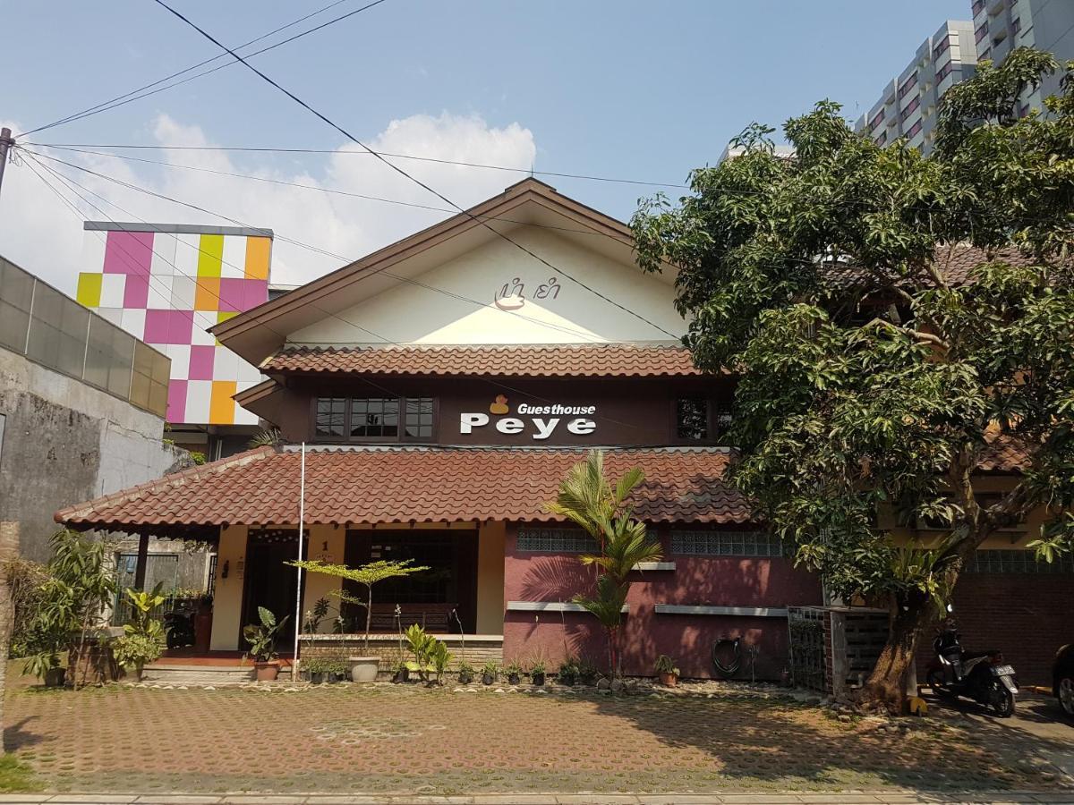Peye Guesthouse Malang Exterior foto